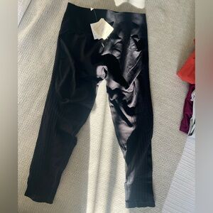 NWT Fabletics Black Sync High Waisted 7/8 L